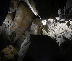 Záběry z nově objevené jeskyně Elfí domeček Záběry z nově objevené jeskyně Elfí domeček