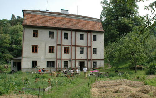 Horni_mlyn_Krtiny_korenovka