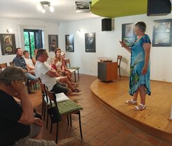 Vernisáž výstavy fotografií Anny Fuchsové: Královským hvozdem